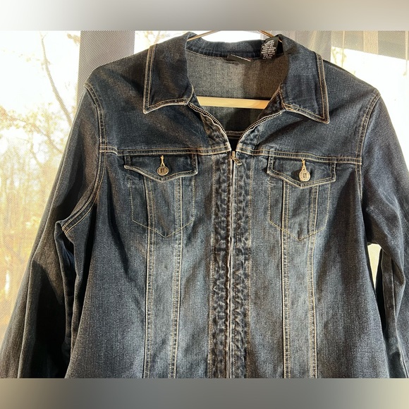 NY Jeans-New York & Co. cute distressed jeans jacket. Size L - Picture 5 of 9